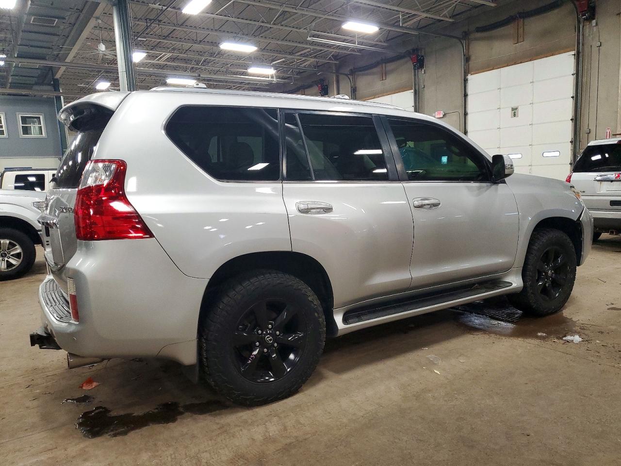 2011 LEXUS GX 460 photo 5