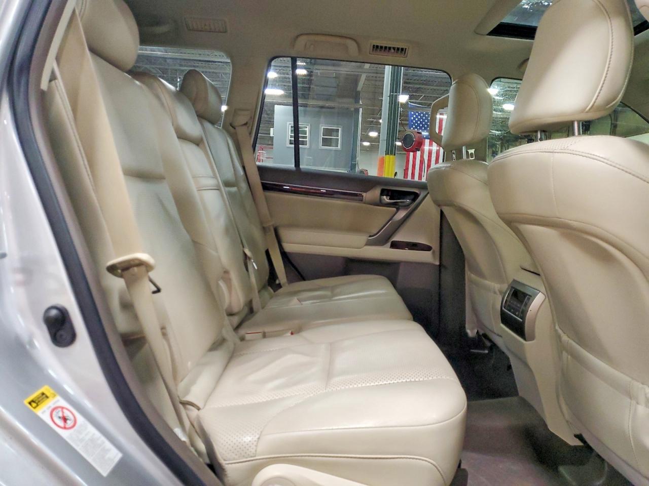 2011 LEXUS GX 460 photo 21