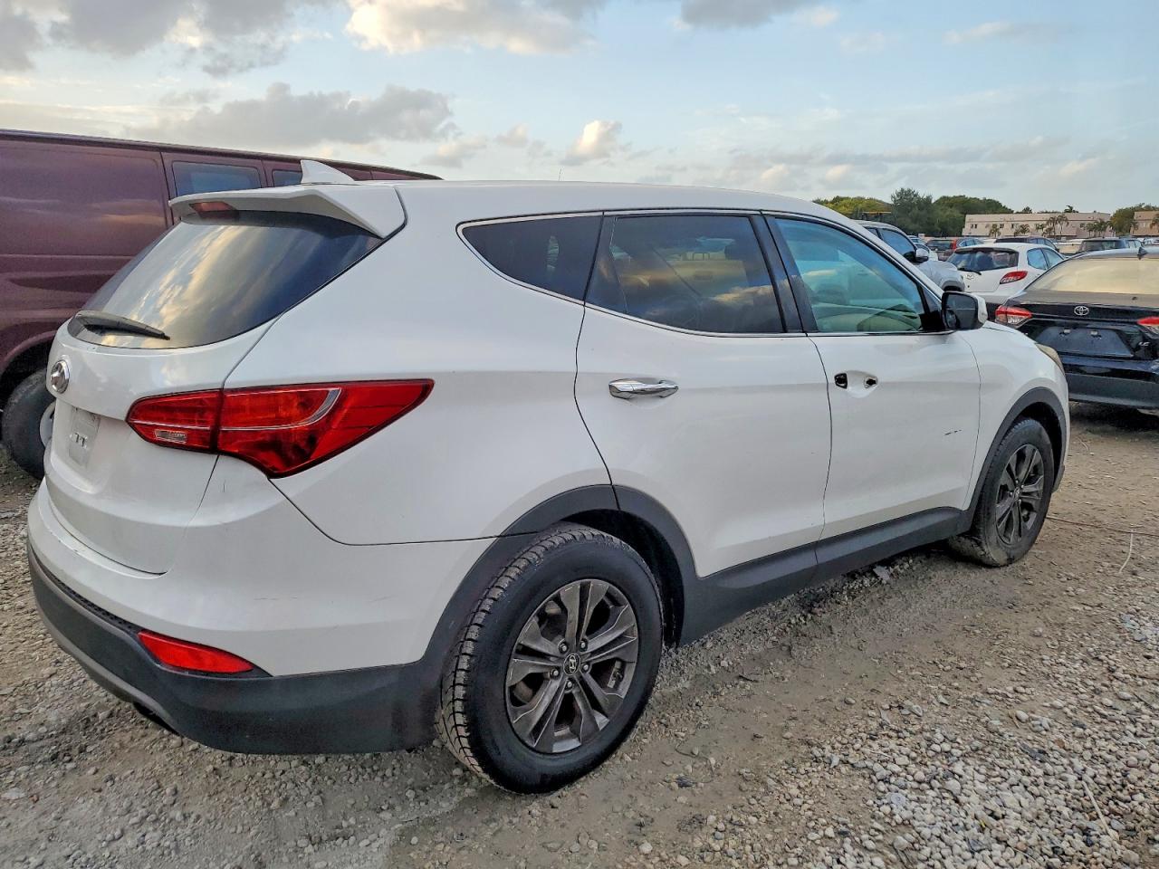 2015 HYUNDAI SANTA FE SPORT photo 3
