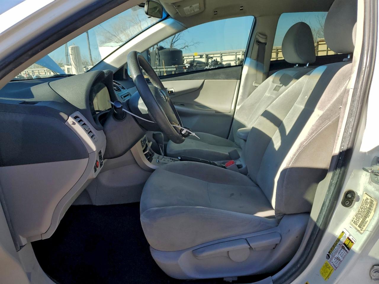 2012 TOYOTA COROLLA BASE photo 19