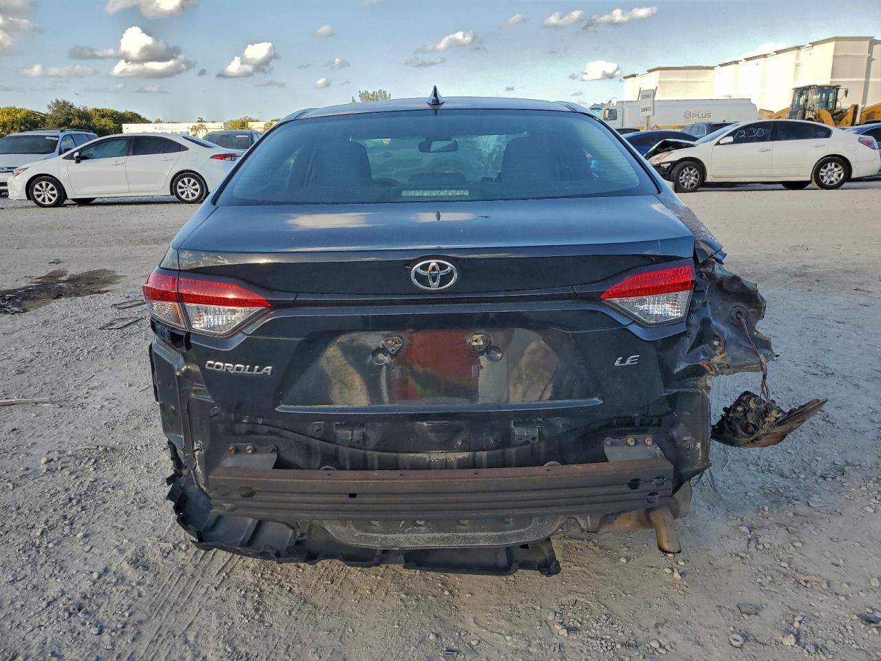 2020 TOYOTA COROLLA LE photo 6