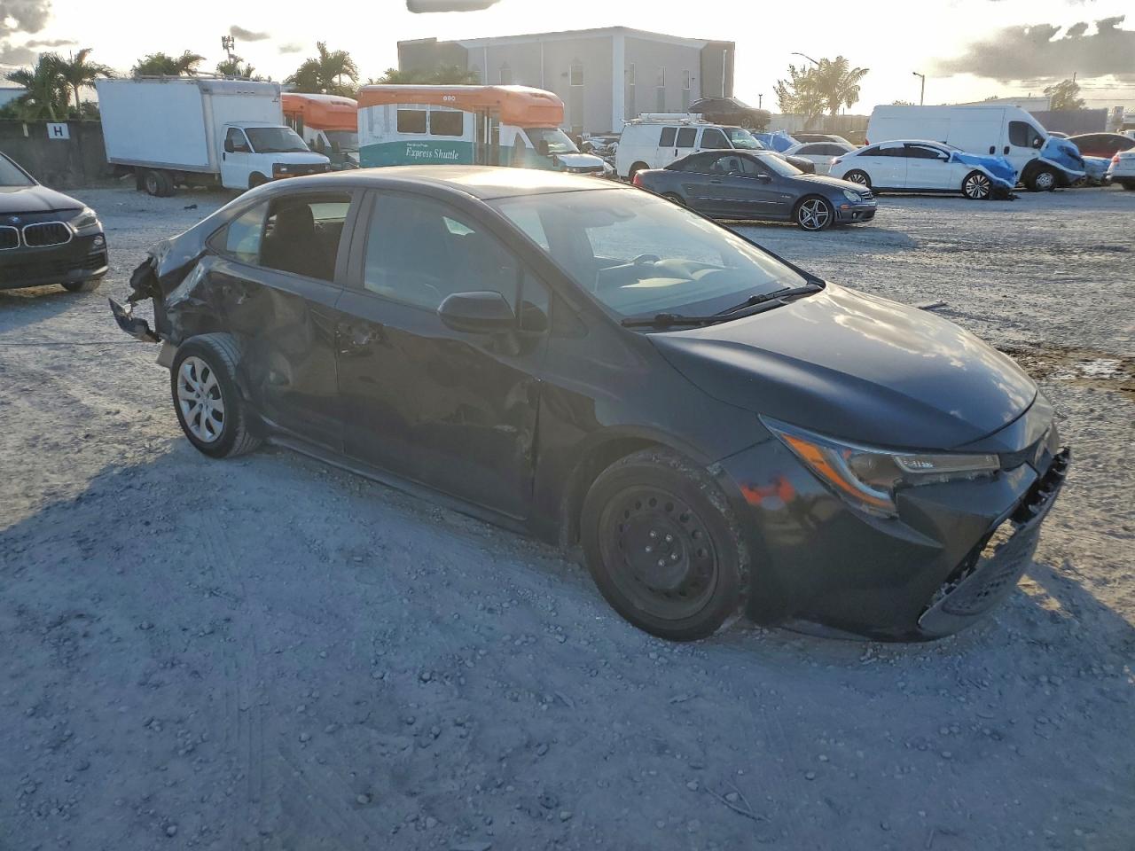 2020 TOYOTA COROLLA LE photo 4