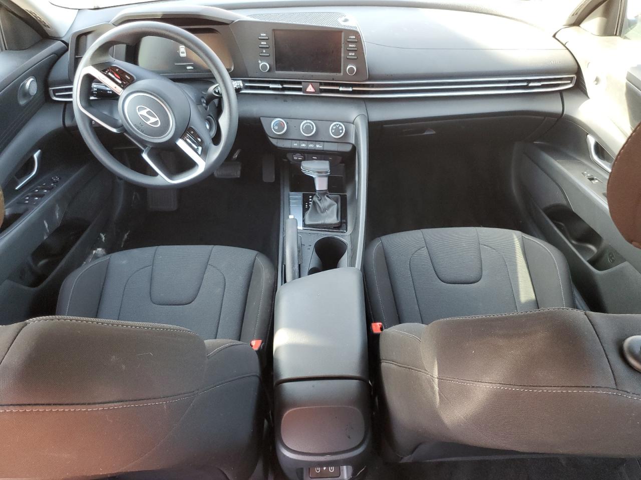 2025 HYUNDAI ELANTRA SE photo 8