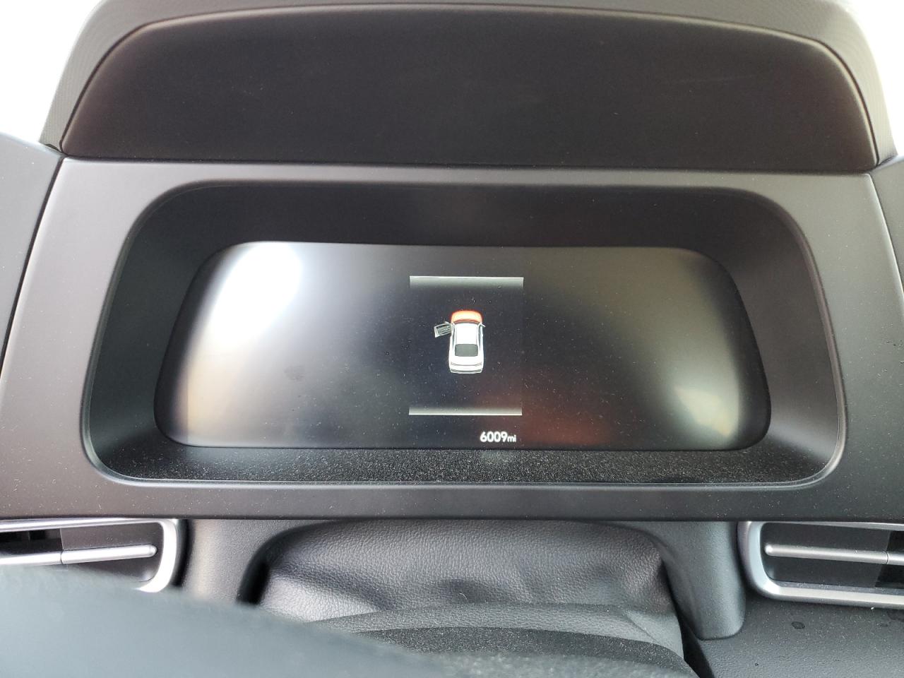2025 HYUNDAI ELANTRA SE photo 9