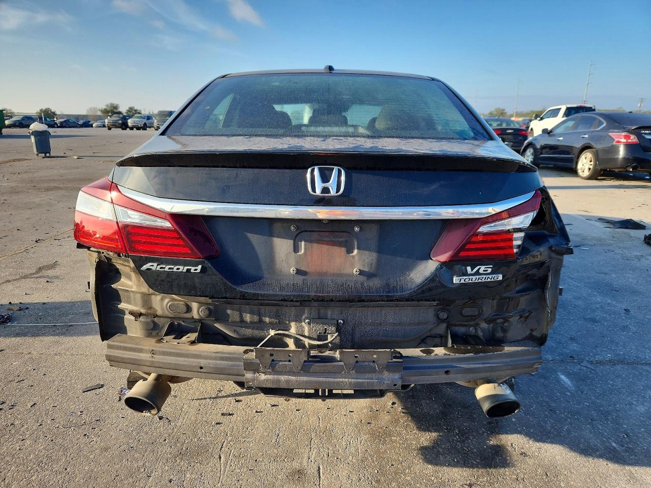 2017 HONDA ACCORD TOURING photo 6
