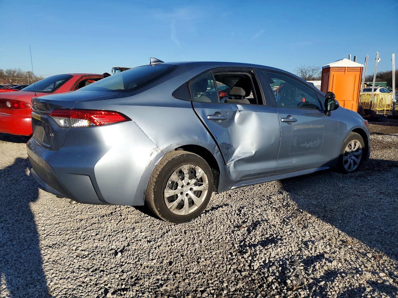 2020 TOYOTA COROLLA LE photo 3