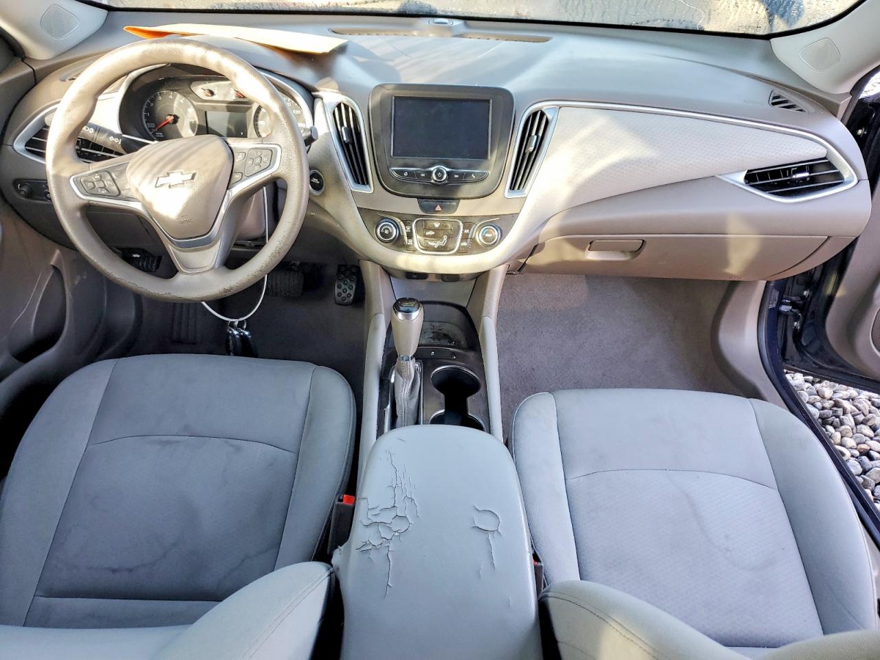 2018 CHEVROLET MALIBU photo 8