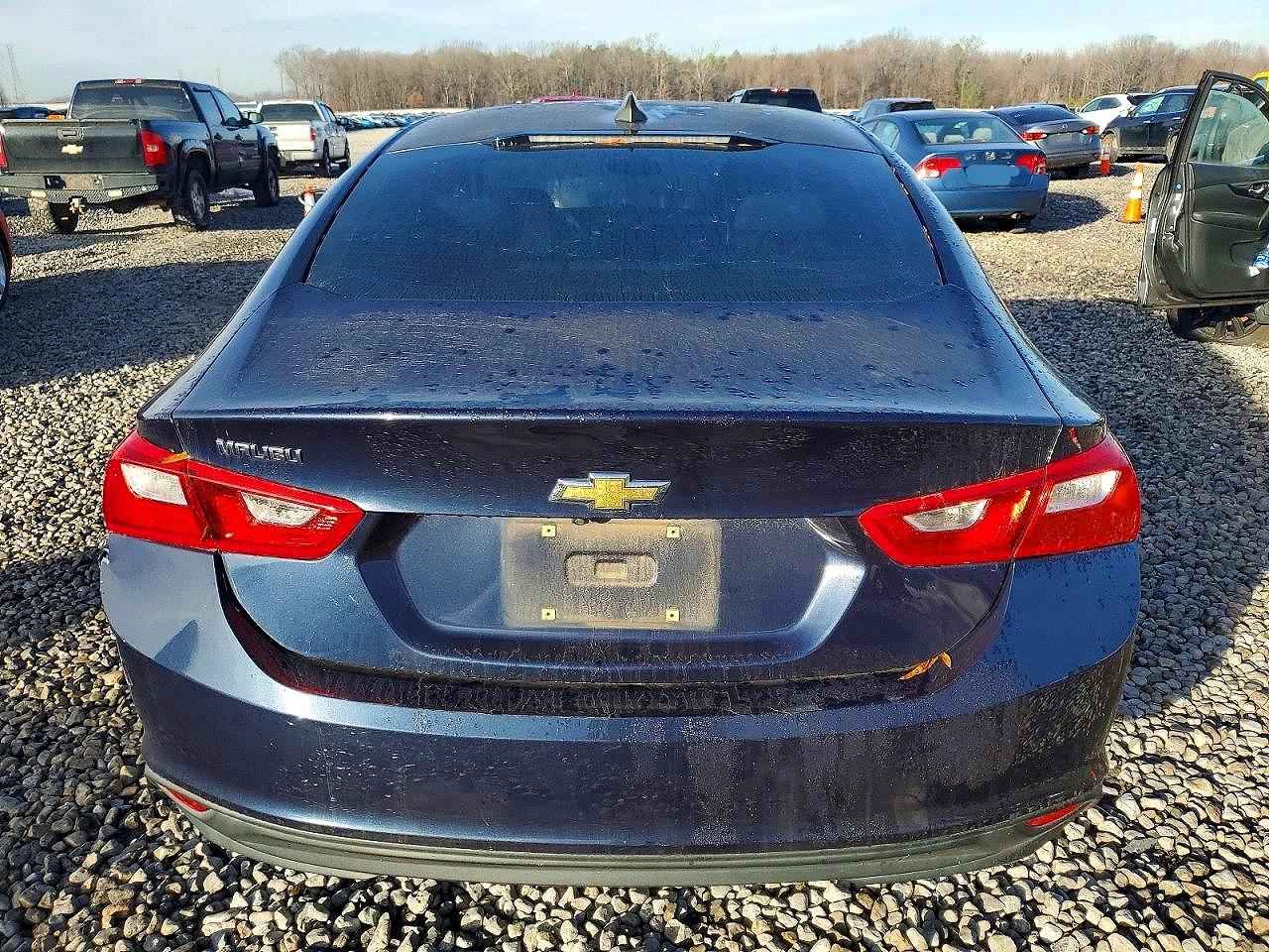 2018 CHEVROLET MALIBU photo 6