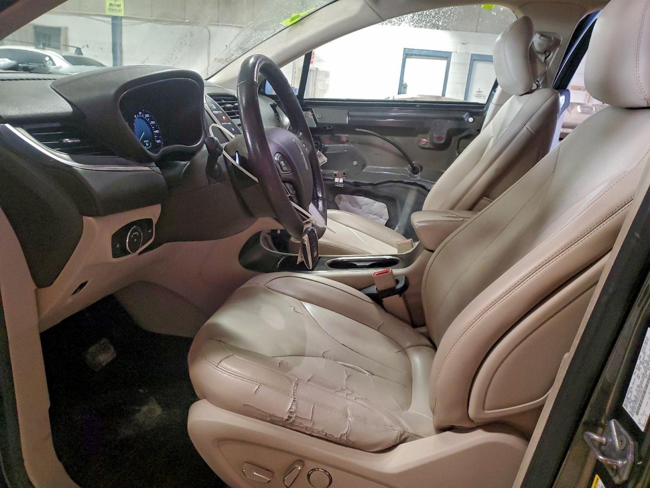 2017 LINCOLN MKC PREMIERE photo 13