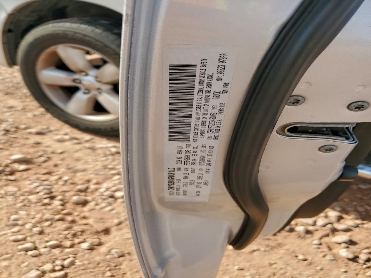 2014 RAM 1500 ST photo 12