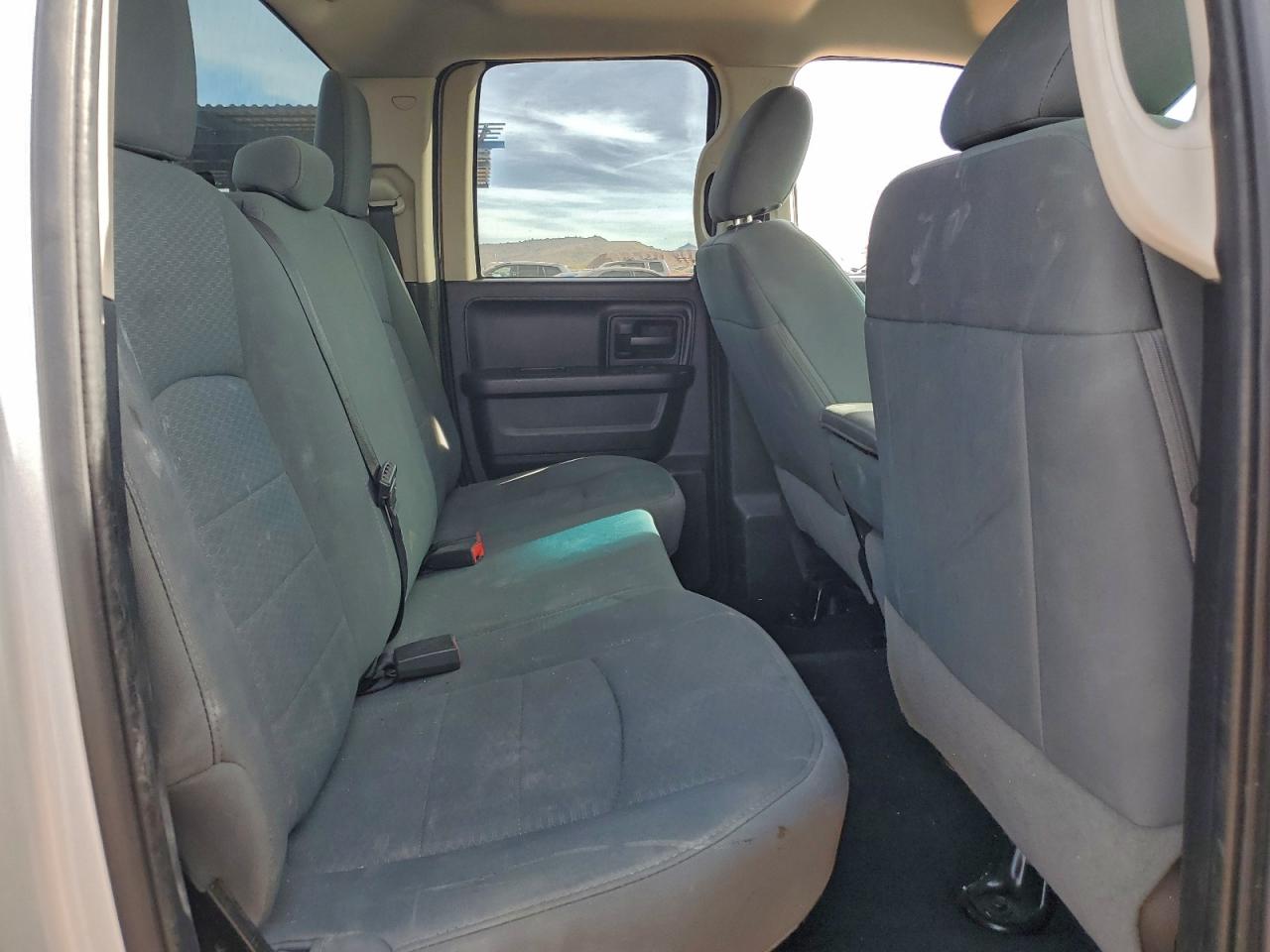 2014 RAM 1500 ST photo 10