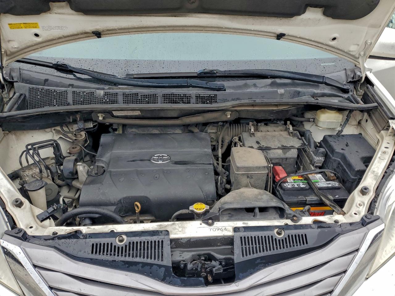 2016 TOYOTA SIENNA XLE photo 34