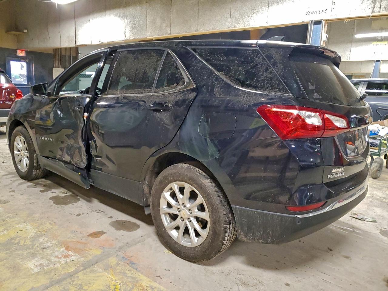 2020 CHEVROLET EQUINOX LT photo 2