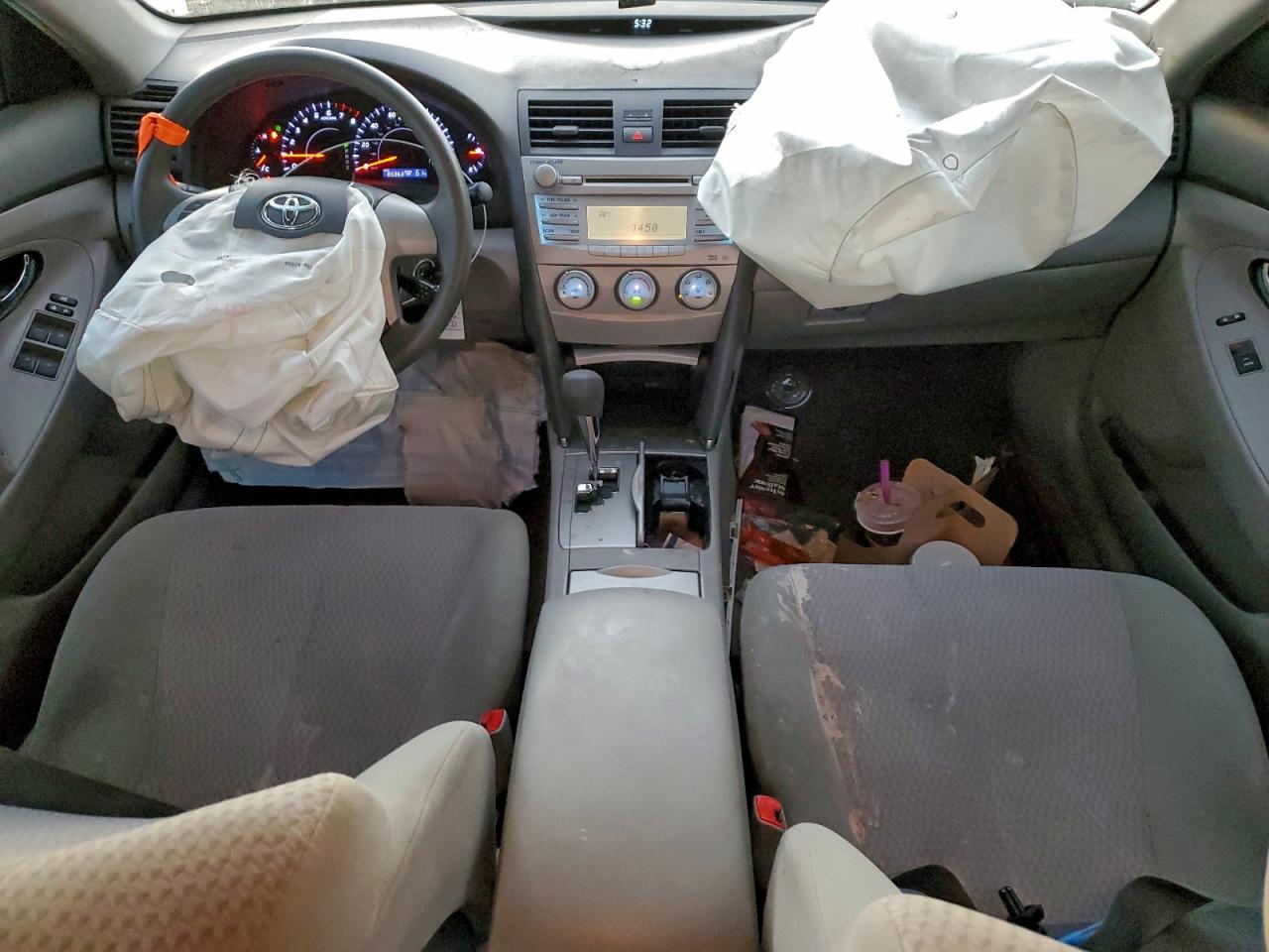 2011 TOYOTA CAMRY BASE photo 8