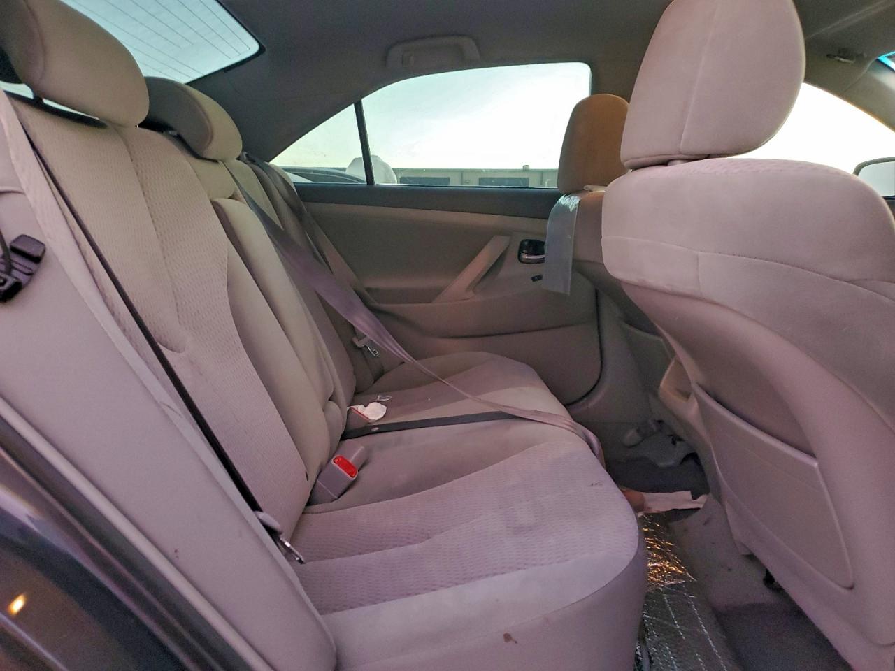 2011 TOYOTA CAMRY BASE photo 10