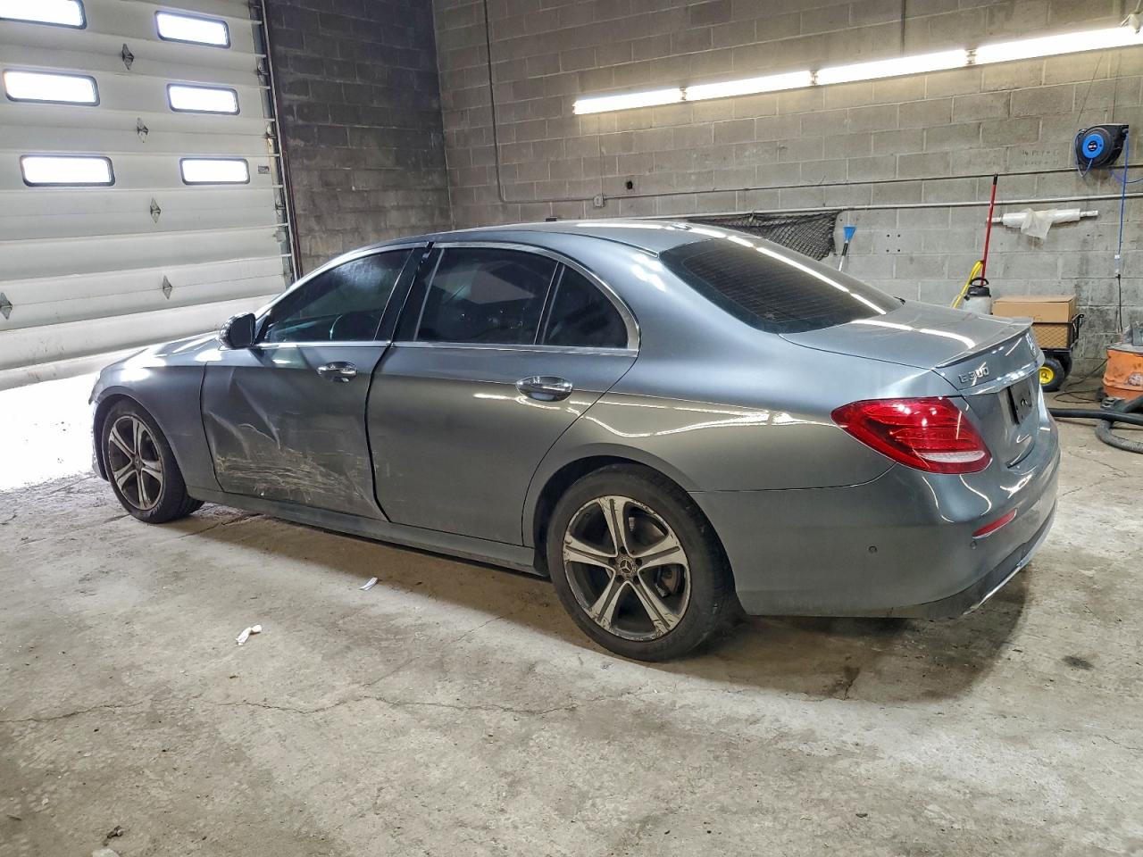 2018 MERCEDES-BENZ E 300 4MATIC photo 2