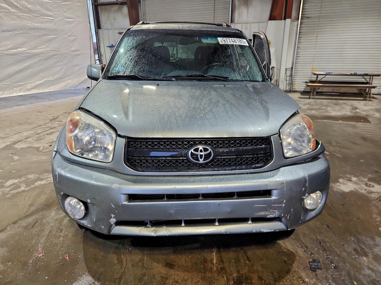 2005 TOYOTA RAV4 photo 9