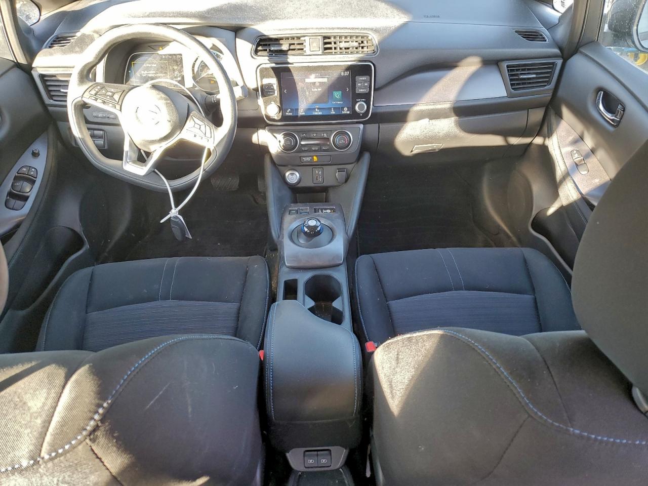 2025 NISSAN LEAF S photo 8