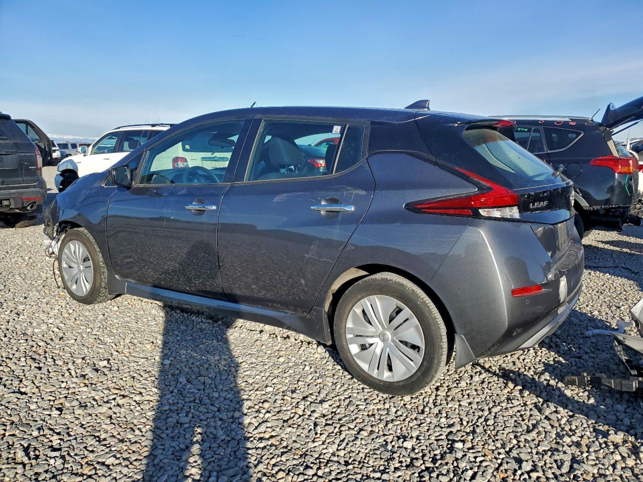 2025 NISSAN LEAF S photo 2