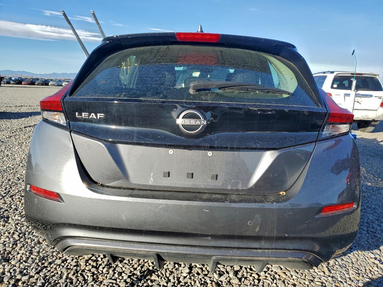 2025 NISSAN LEAF S photo 6
