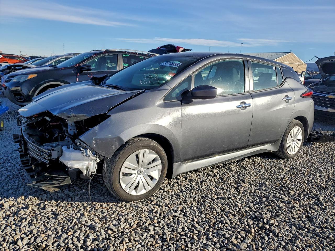 2025 NISSAN LEAF