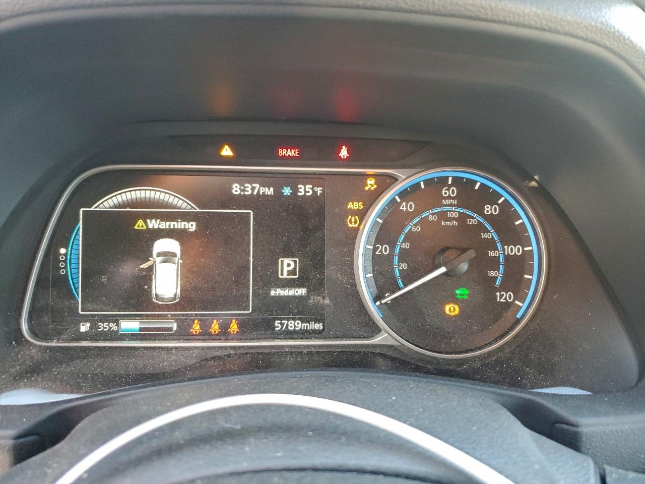 2025 NISSAN LEAF S photo 9