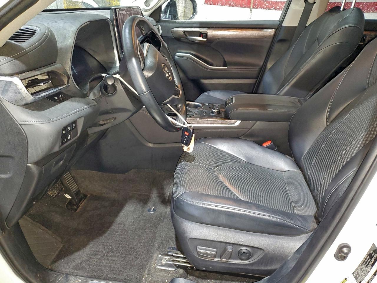 2023 TOYOTA HIGHLANDER L photo 7