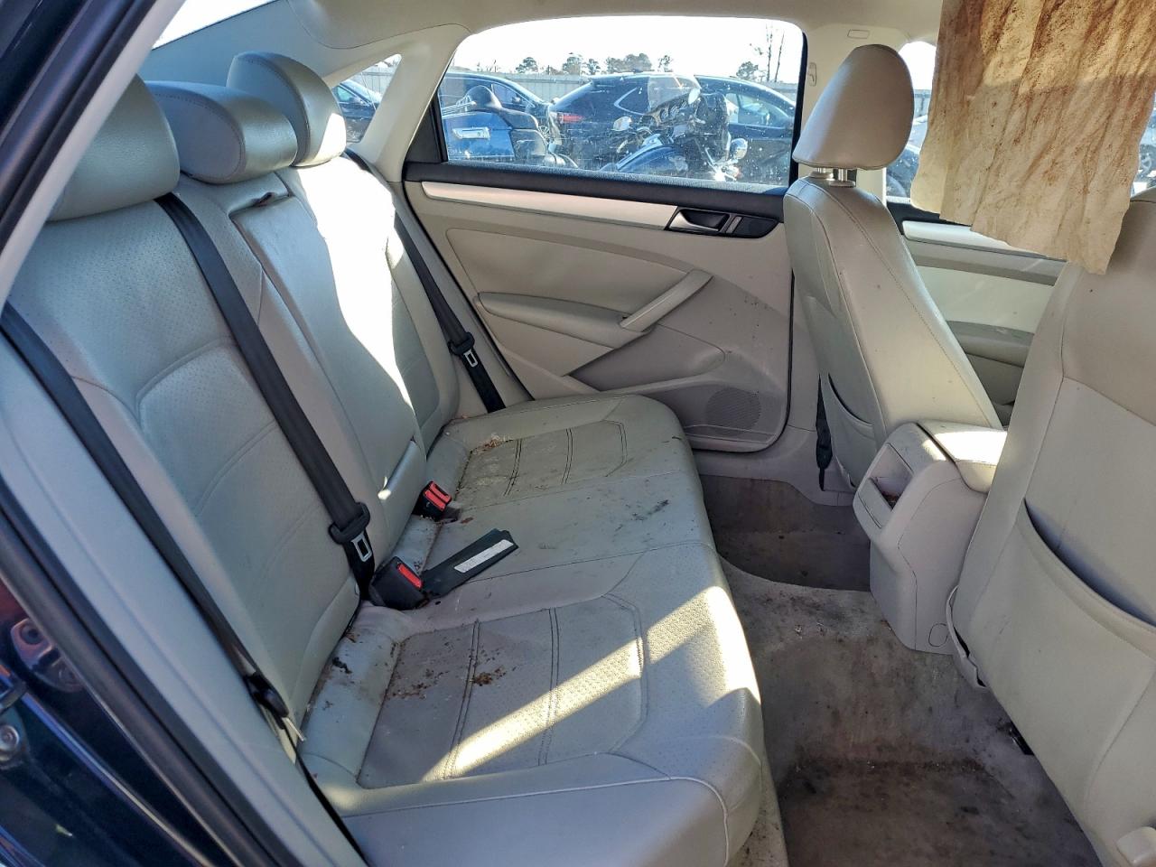 2012 VOLKSWAGEN PASSAT SE photo 28