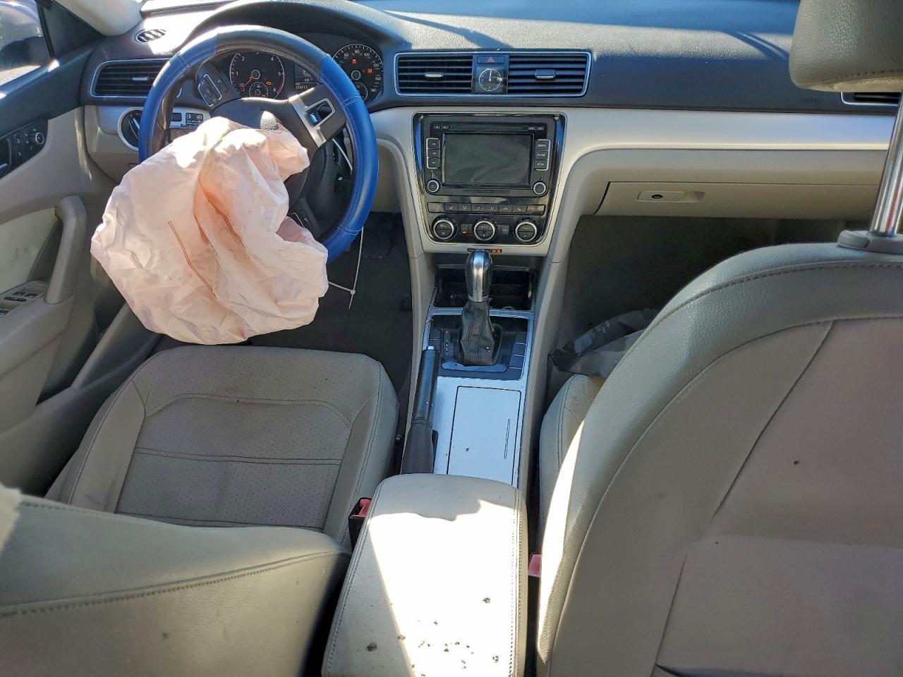 2012 VOLKSWAGEN PASSAT SE photo 22