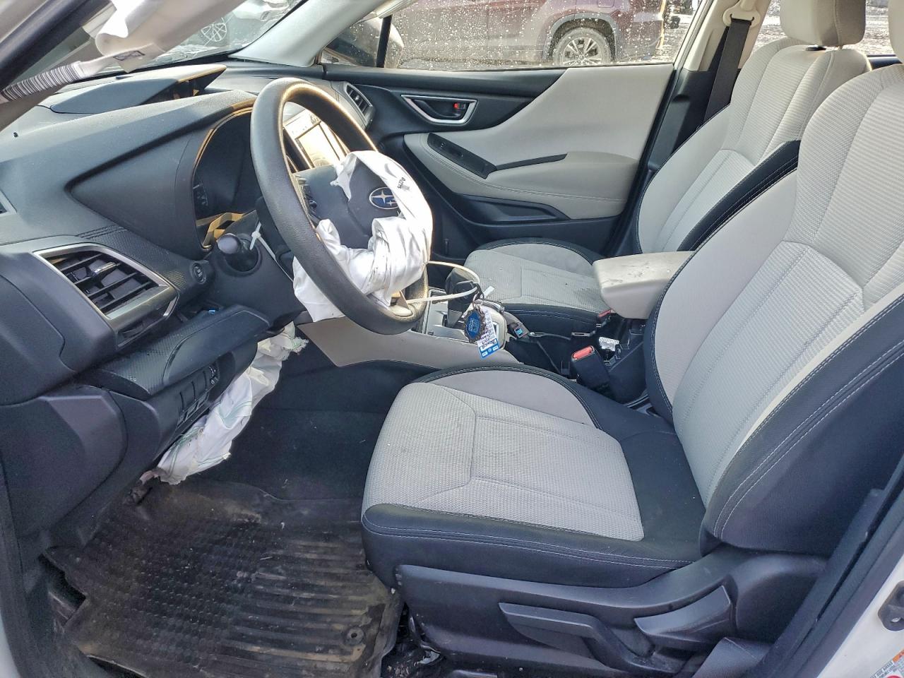 2019 SUBARU FORESTER photo 13
