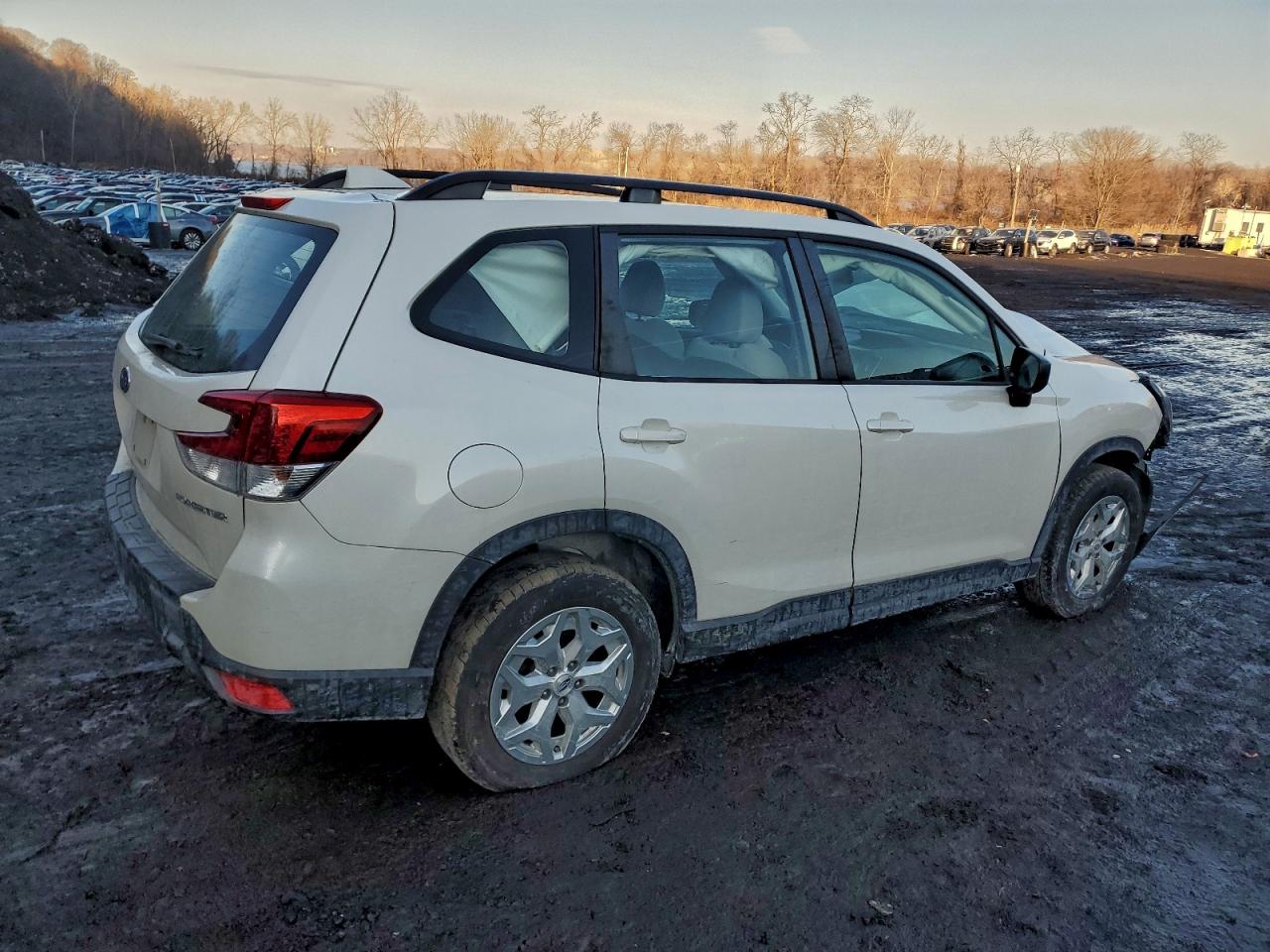 2019 SUBARU FORESTER photo 5