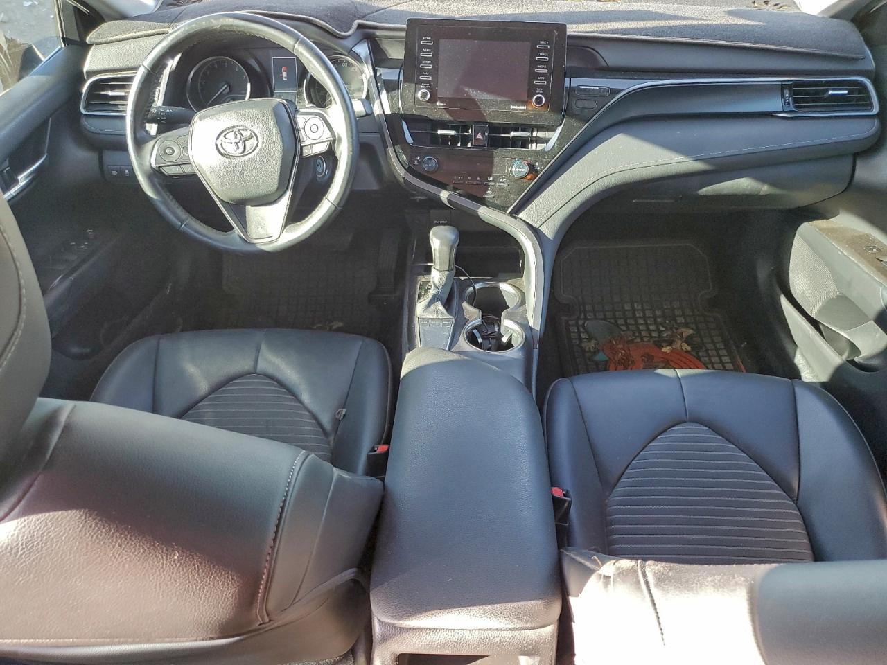2022 TOYOTA CAMRY SE photo 8
