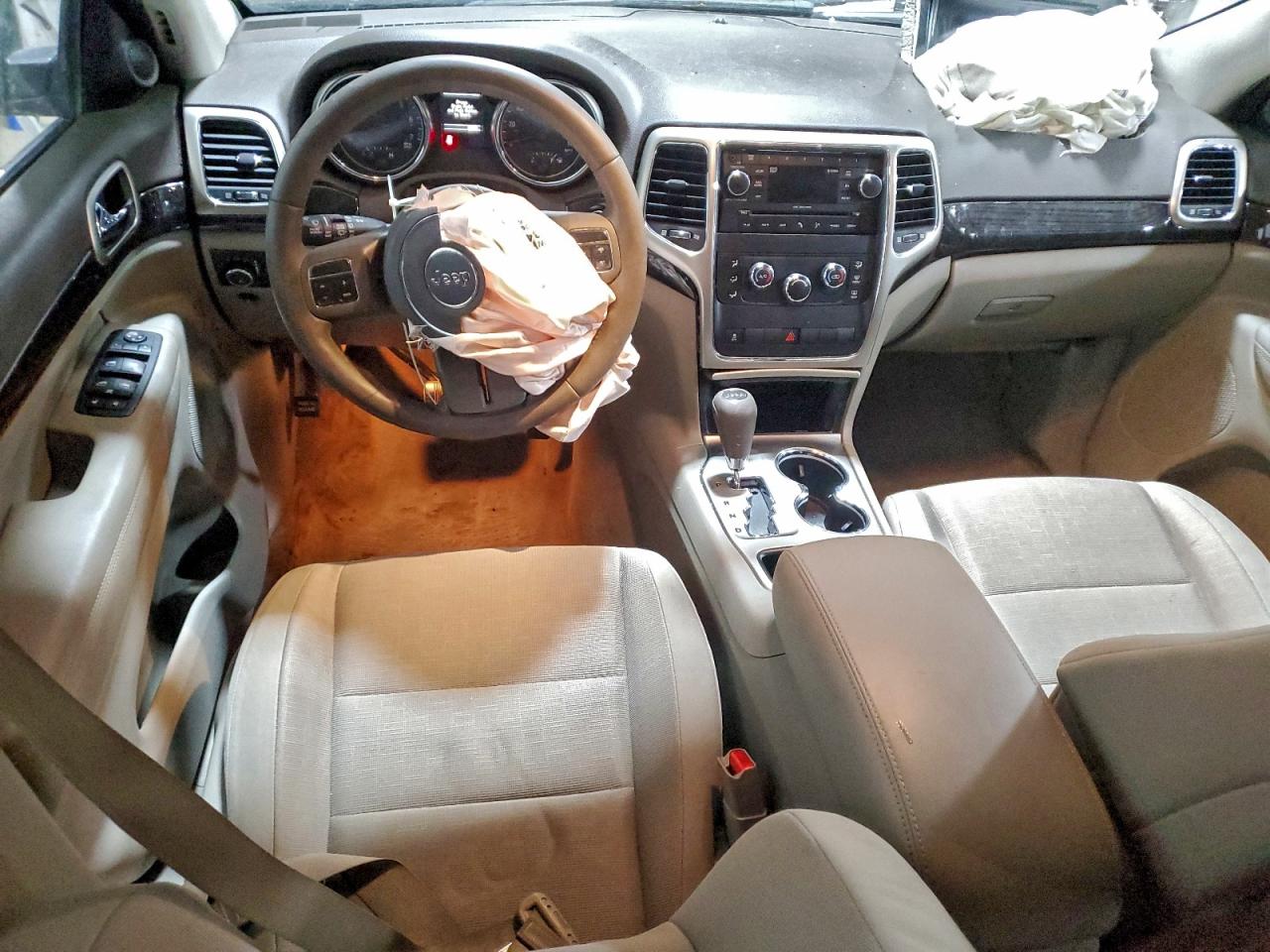 2011 JEEP GRAND CHEROKEE LAREDO photo 8