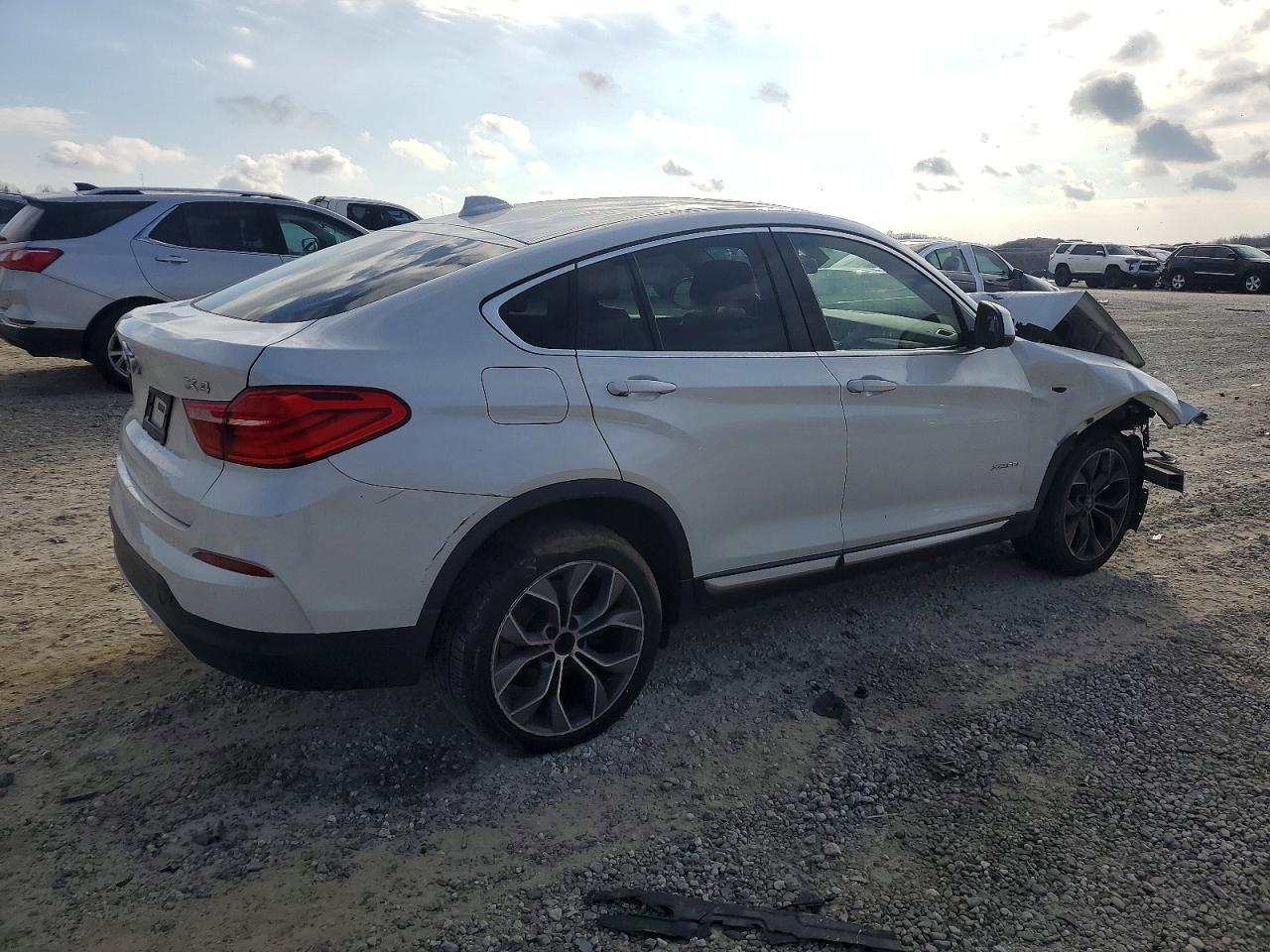 2015 BMW X4 XDRIVE28I photo 3