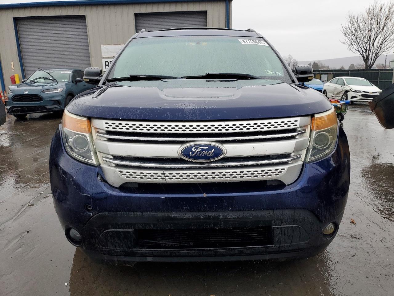 2011 FORD EXPLORER XLT photo 9
