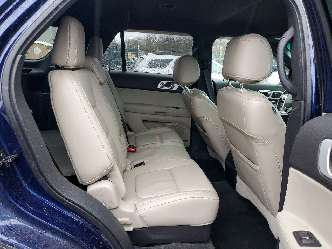 2011 FORD EXPLORER XLT photo 21