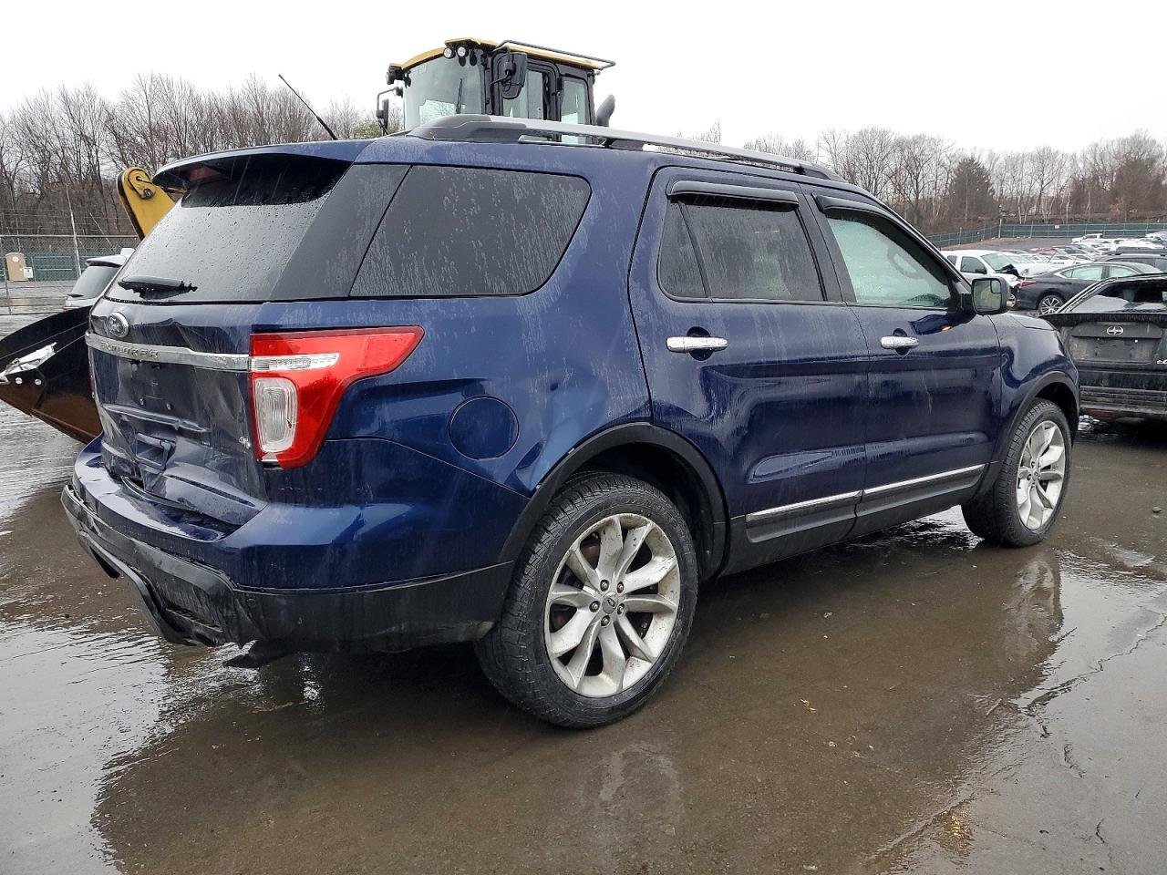 2011 FORD EXPLORER XLT photo 5
