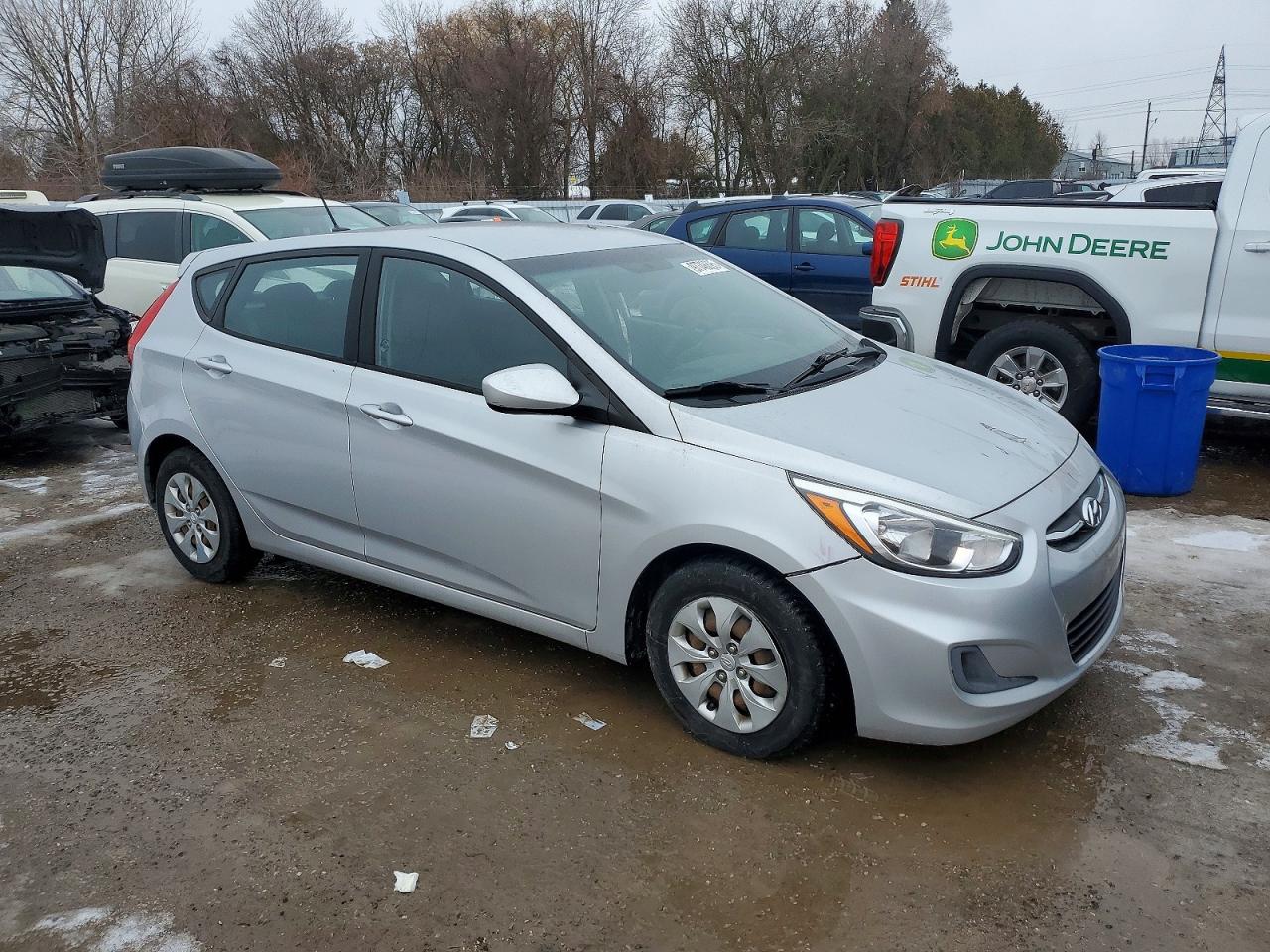 2016 HYUNDAI ACCENT SE photo 4