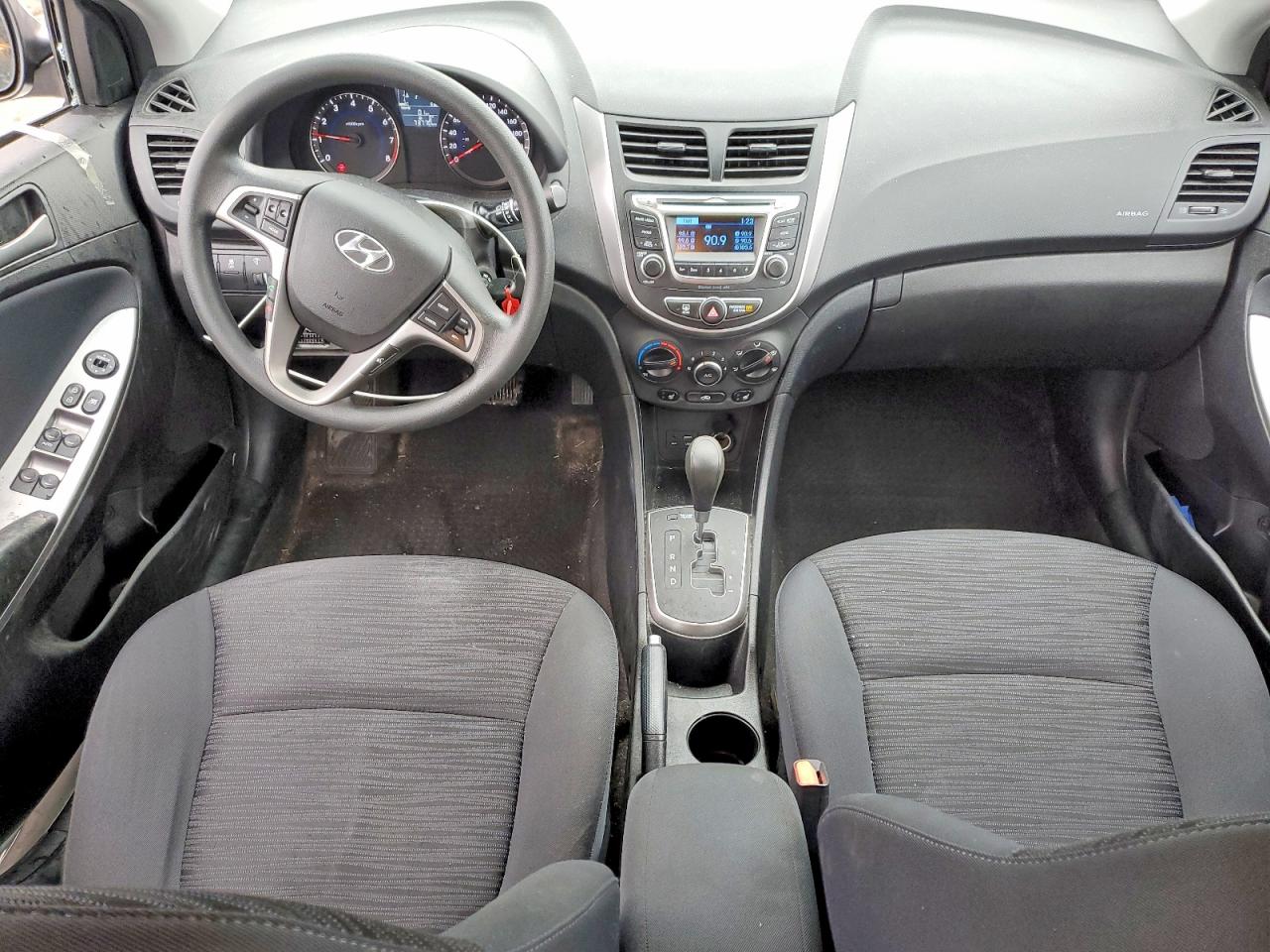 2016 HYUNDAI ACCENT SE photo 8