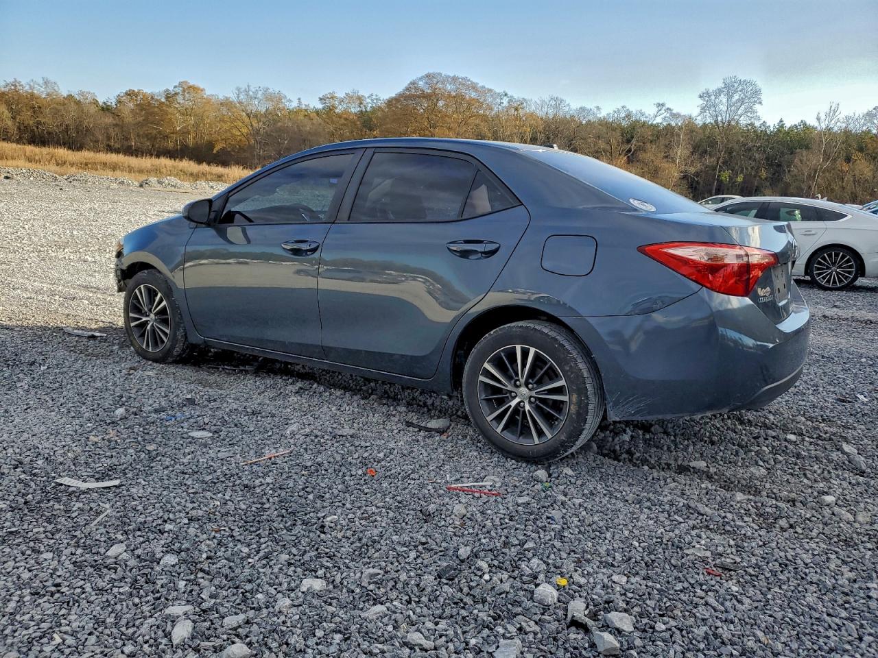 2017 TOYOTA COROLLA L photo 2