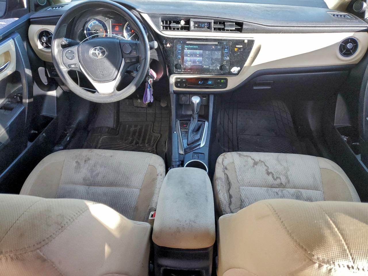 2017 TOYOTA COROLLA L photo 8