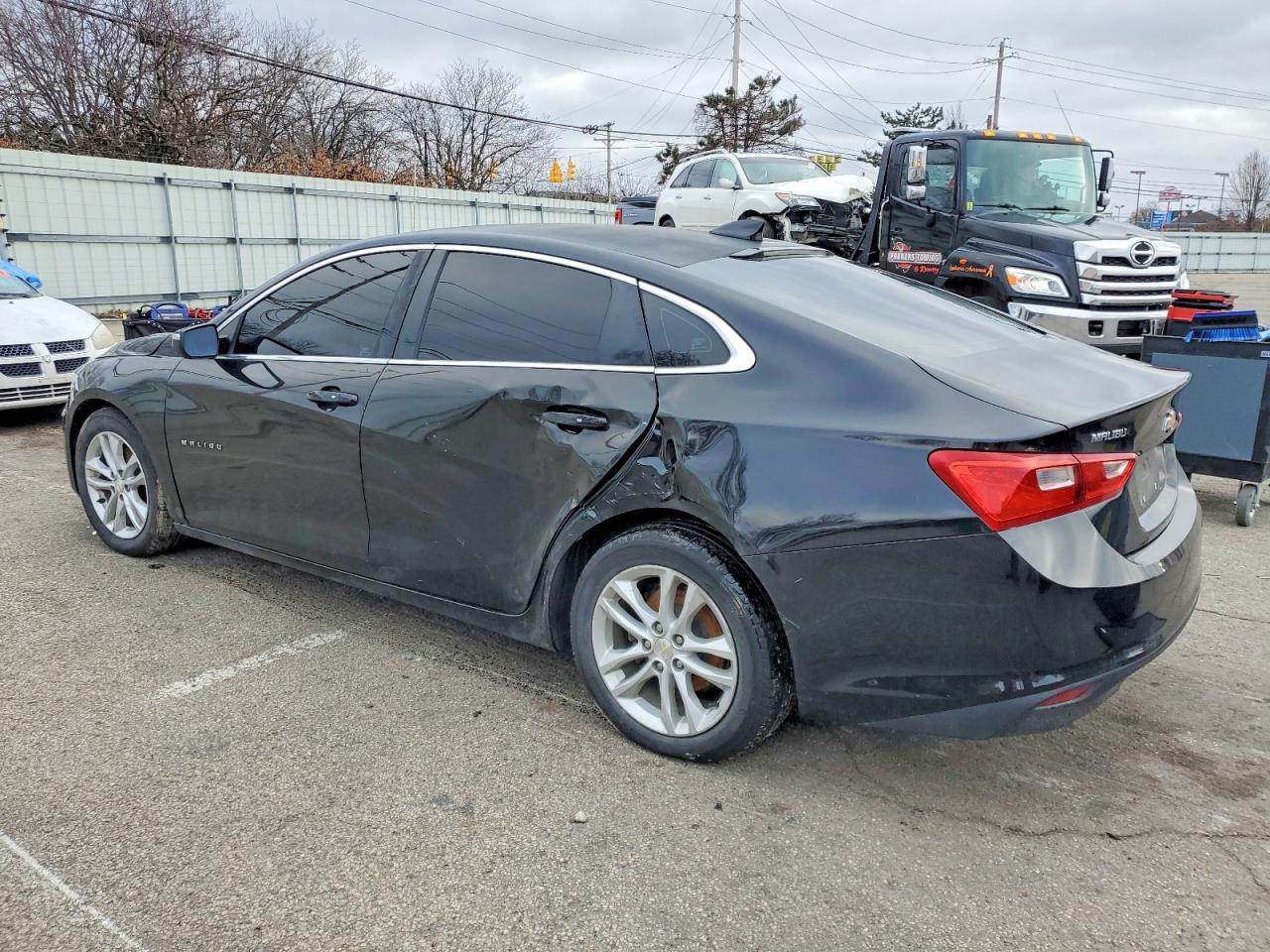 2017 CHEVROLET MALIBU LT photo 2