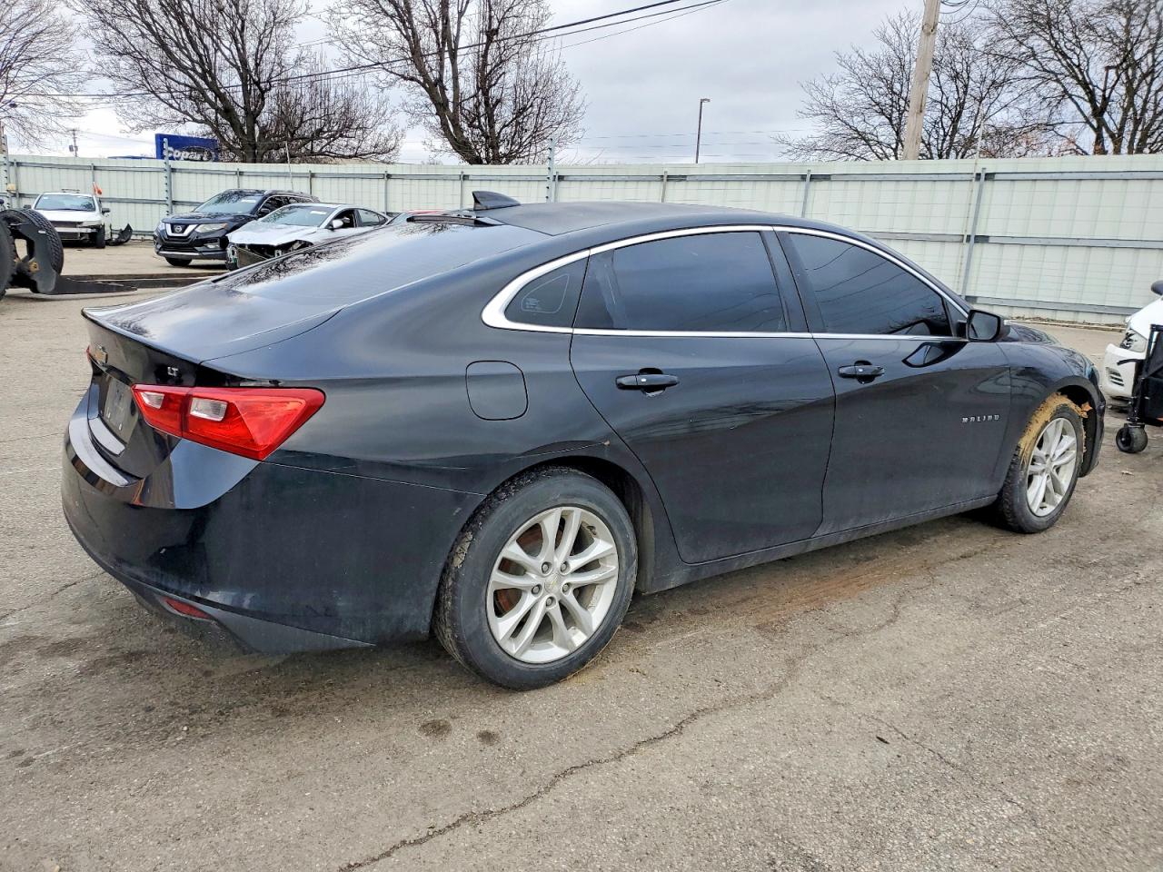 2017 CHEVROLET MALIBU LT photo 3