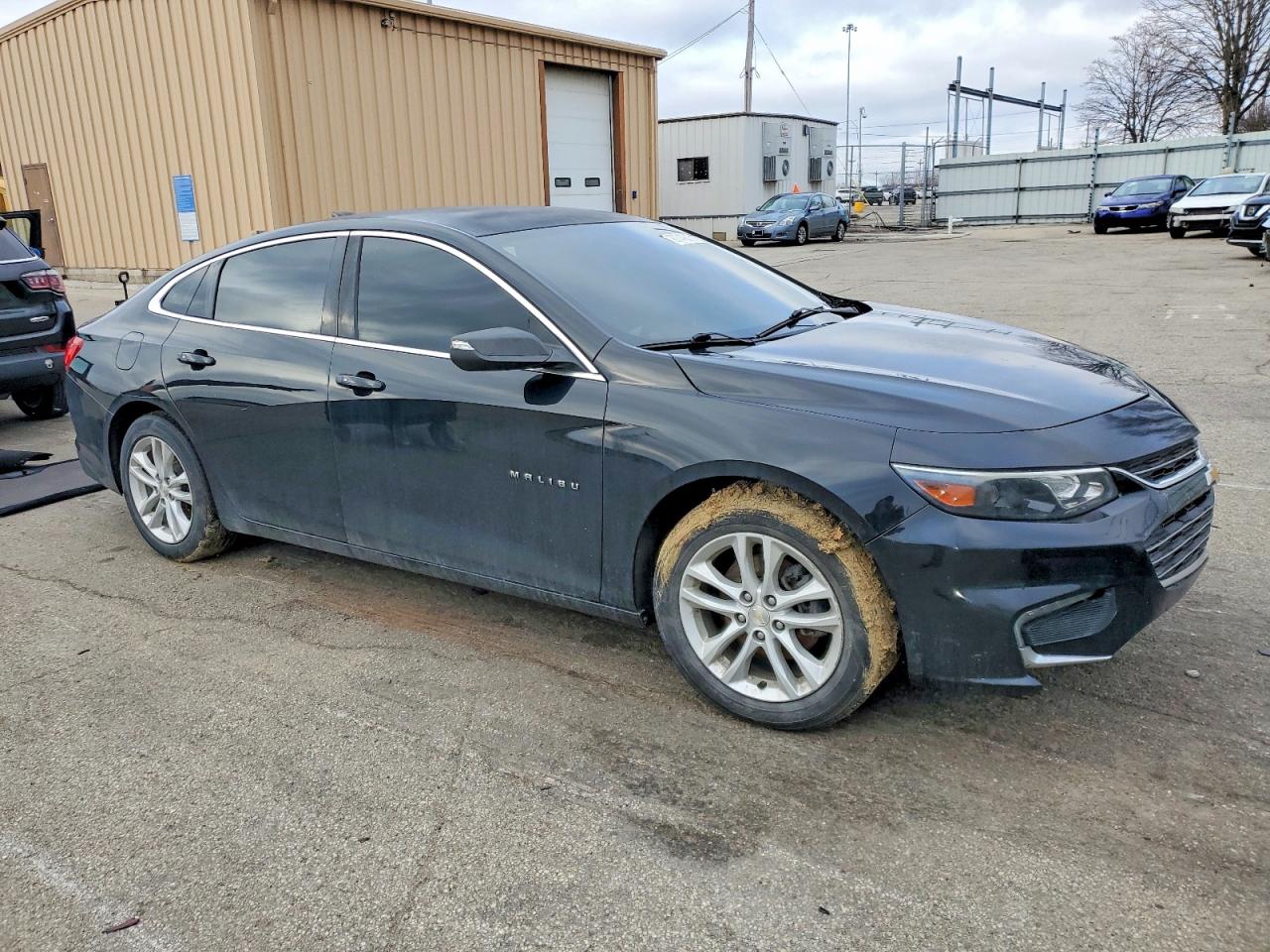 2017 CHEVROLET MALIBU LT photo 4