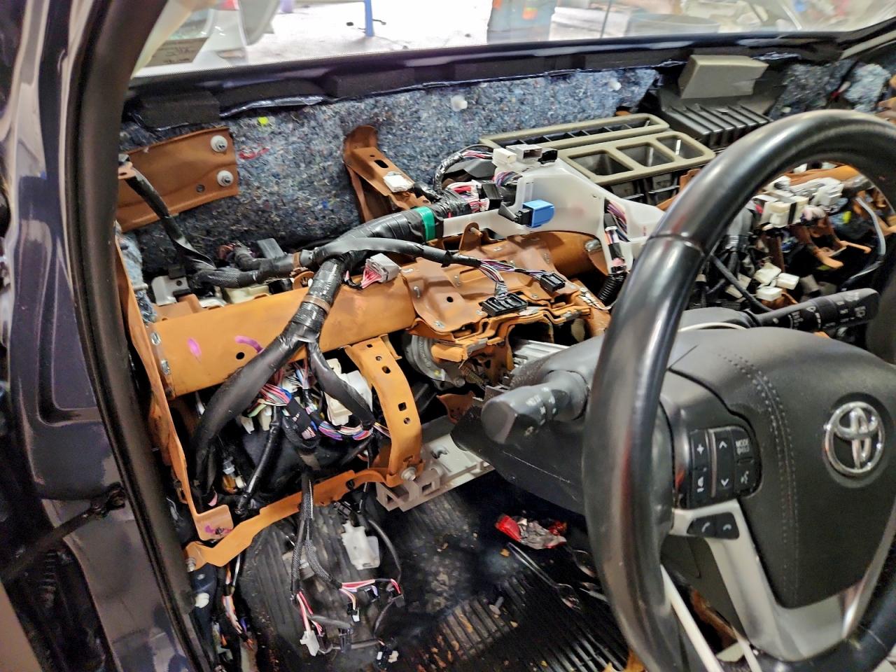 2019 TOYOTA HIGHLANDER LIMITED photo 25
