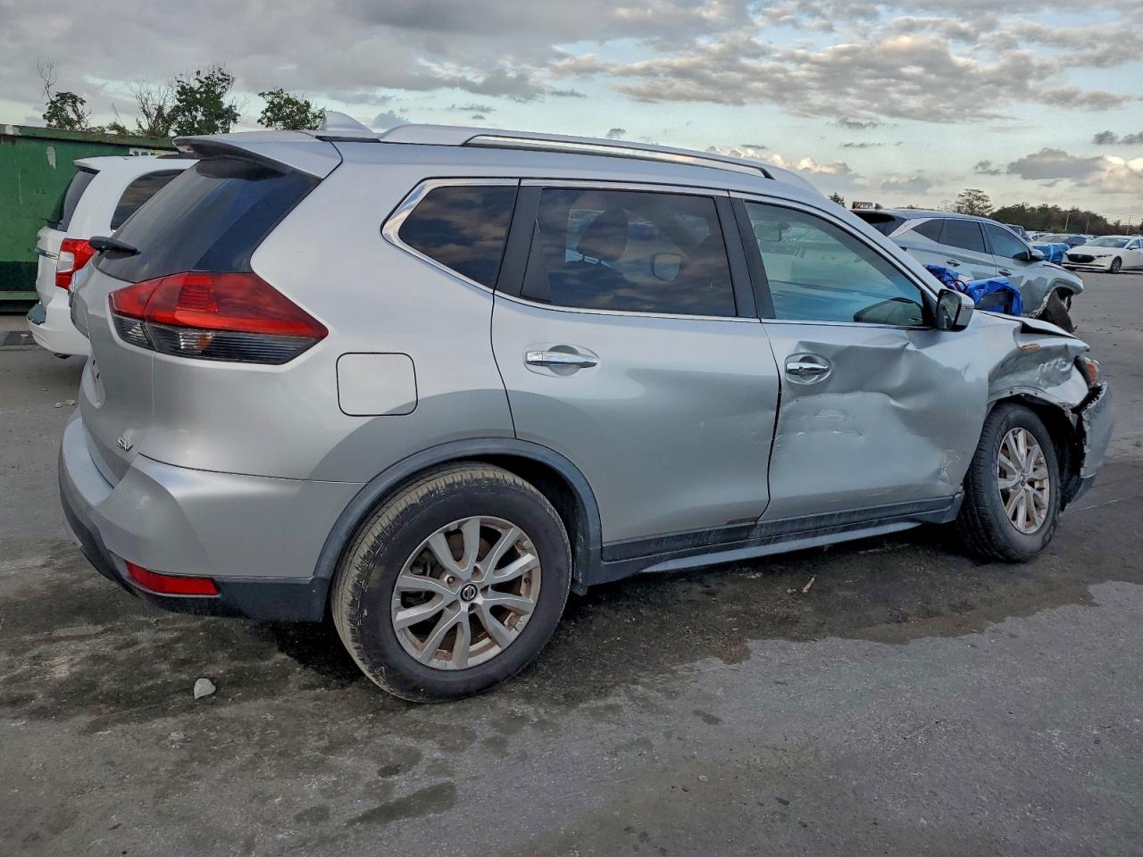 2018 NISSAN ROGUE S photo 3