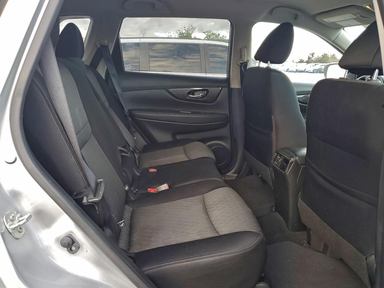 2018 NISSAN ROGUE S photo 11