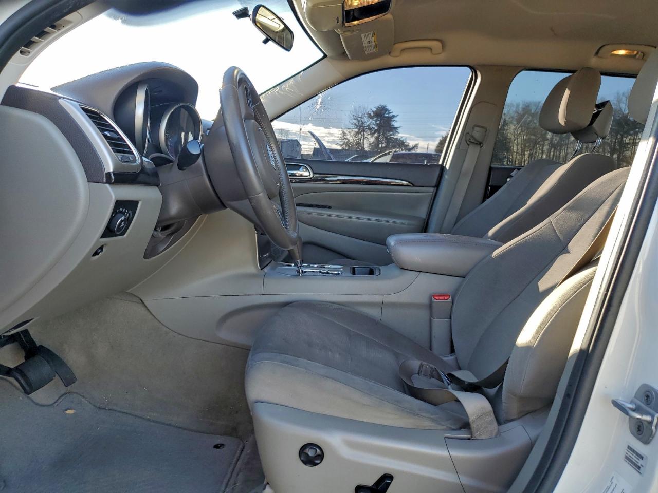 2012 JEEP GRAND CHEROKEE LAREDO photo 13