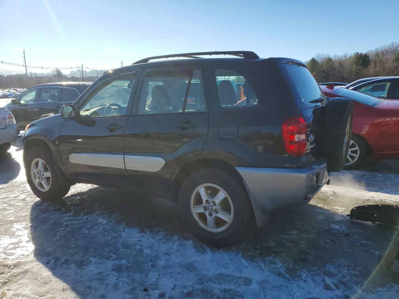 2005 TOYOTA RAV4 photo 2