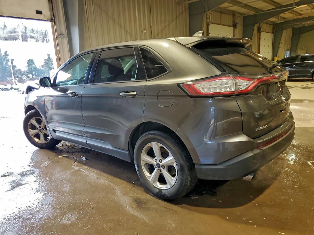 2017 FORD EDGE SE photo 2